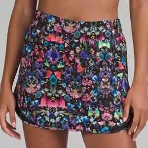 Lululemon Hotty Hot High-Rise Skirt Long size 12 Flowerscope Black Multi